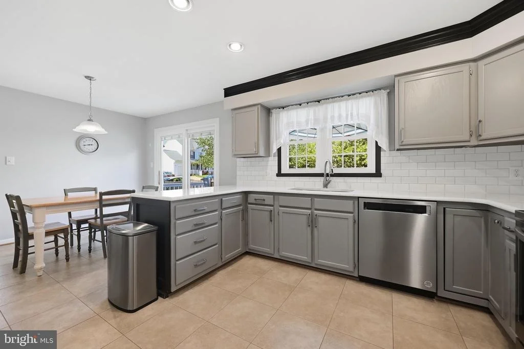 Photo of 1019 CHINABERRY DRIVE