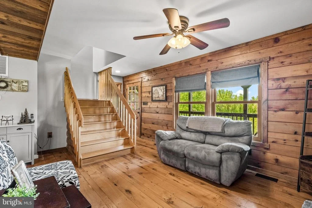 Photo of 9124 HAWBOTTOM ROAD