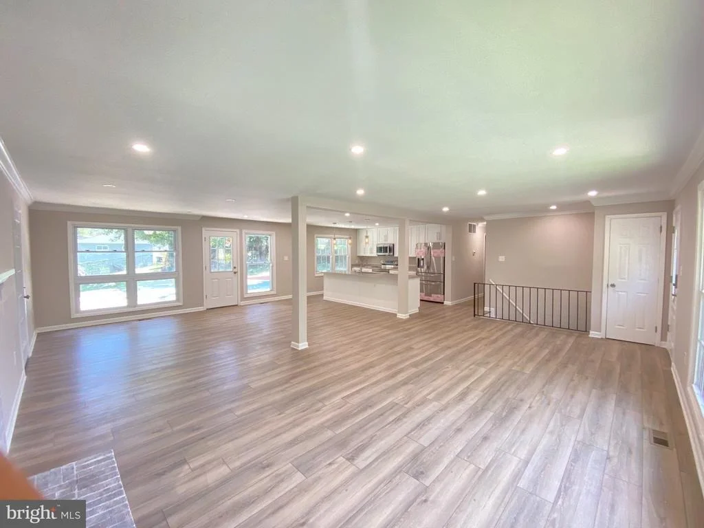 Photo of 6002 MIDDLETON LANE