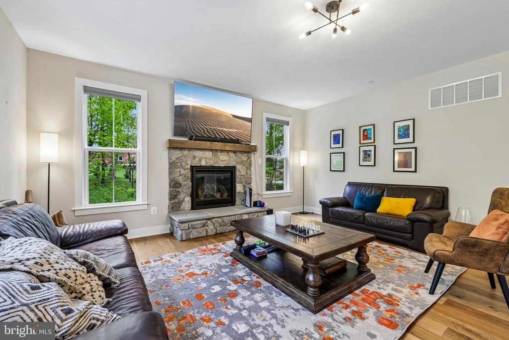 Photo of 1310 HOOK ROAD