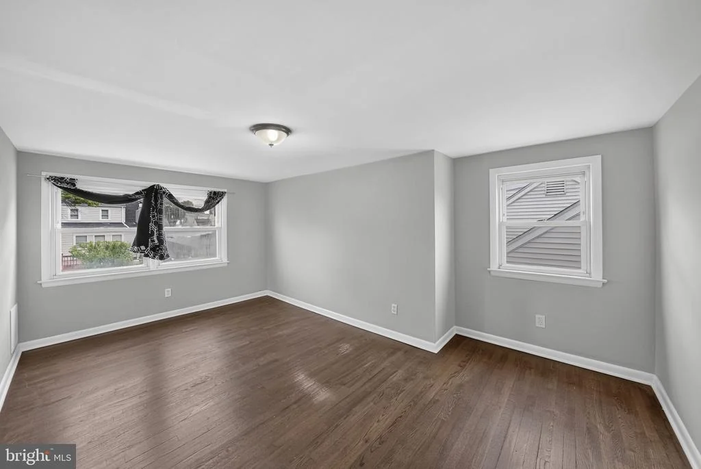 Photo of 520 RANDALL AVENUE