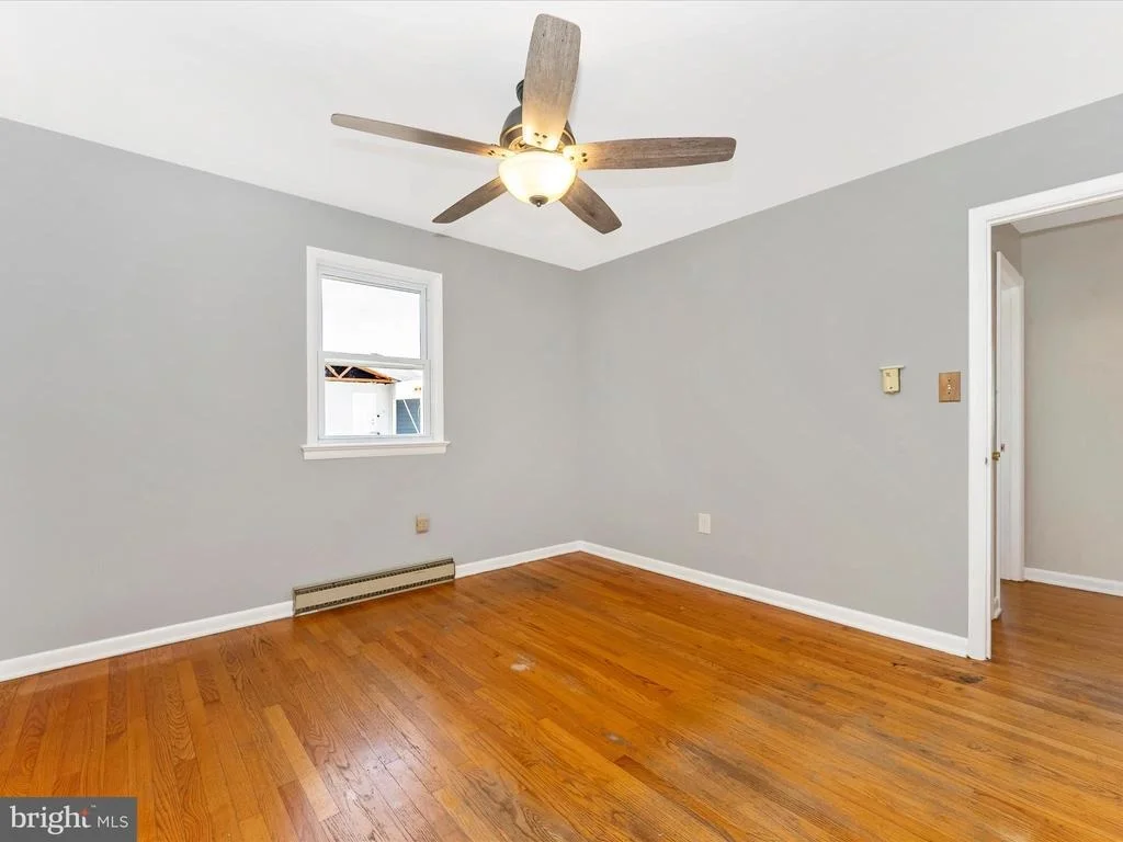 Photo of 2833 RODERICK ROAD