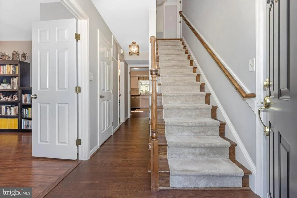 Photo of 8231 FOX HUNT LANE