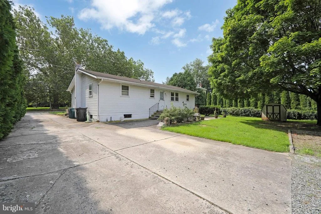 Photo of 313 KINGS HIGHWAY