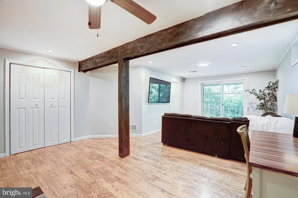 Photo of 119 N MEADOW DRIVE