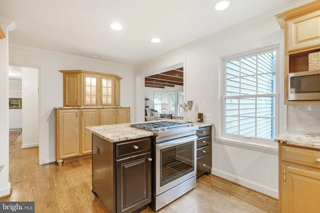 Photo of 9107 MAIN STREET