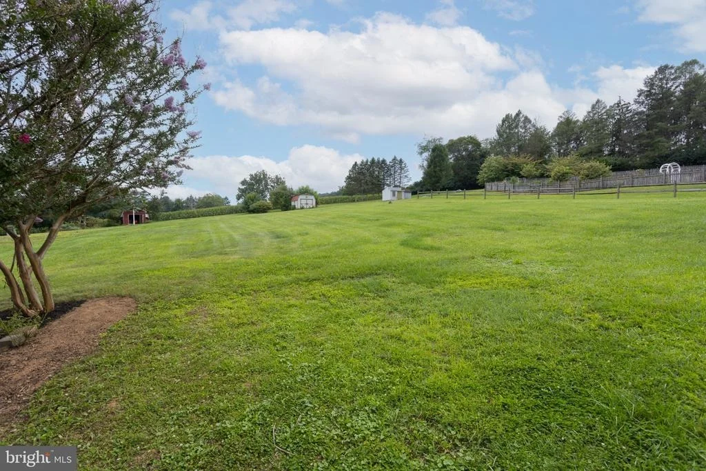 Photo of 805 ROLLING RIDGE DRIVE