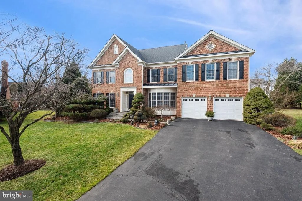 Photo of 10 MAPLECREST COURT