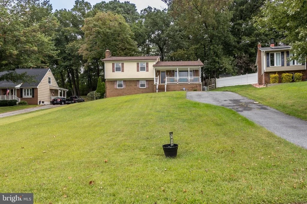 Photo of 1612 WEYBURN ROAD