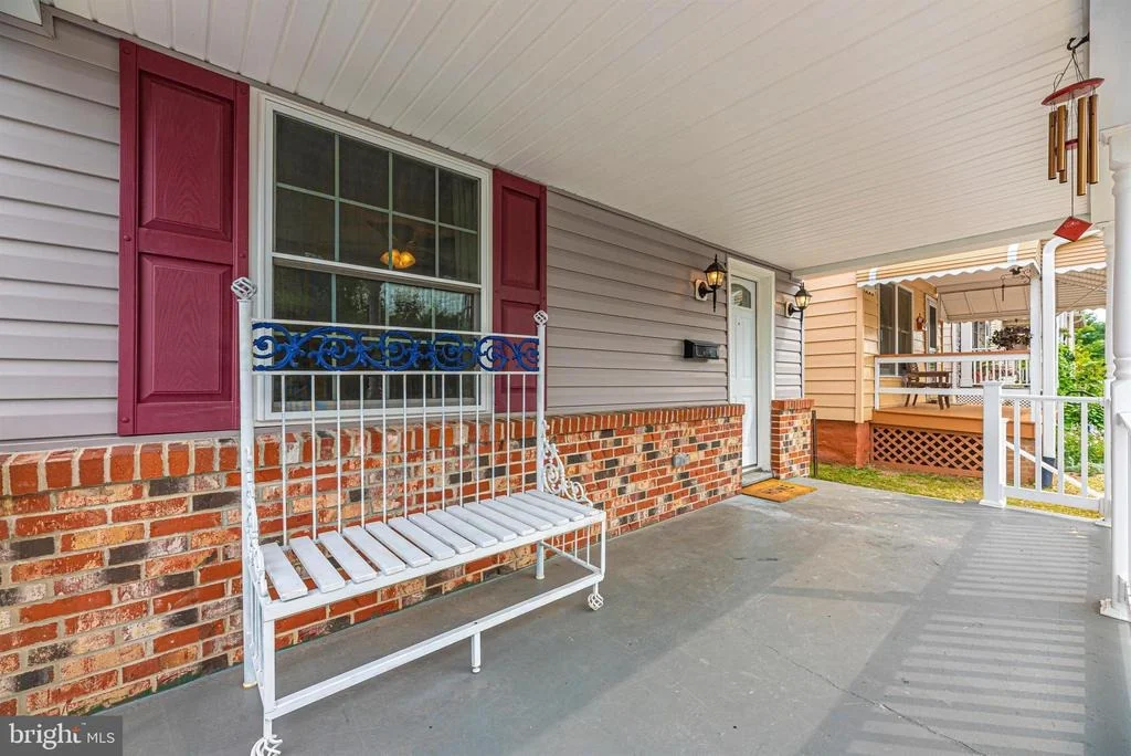Photo of 1 E E STREET