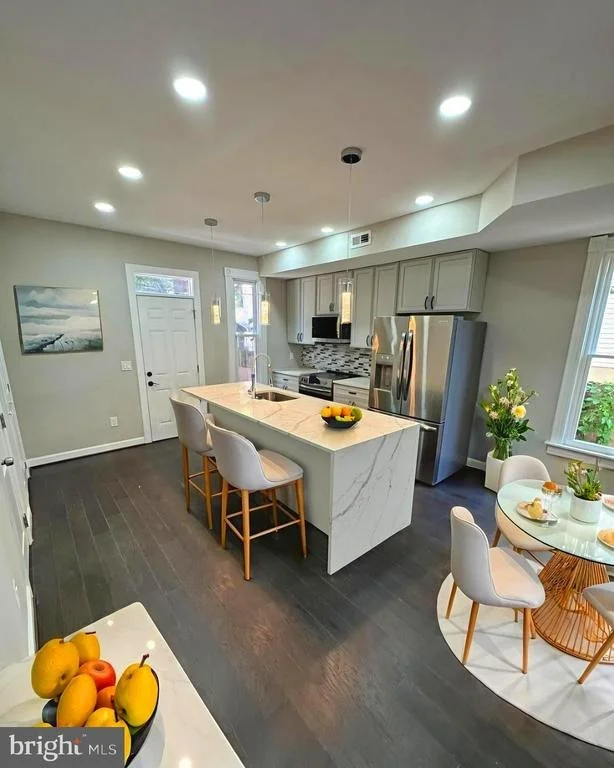 Photo of 1358 VALLEY PLACE SE