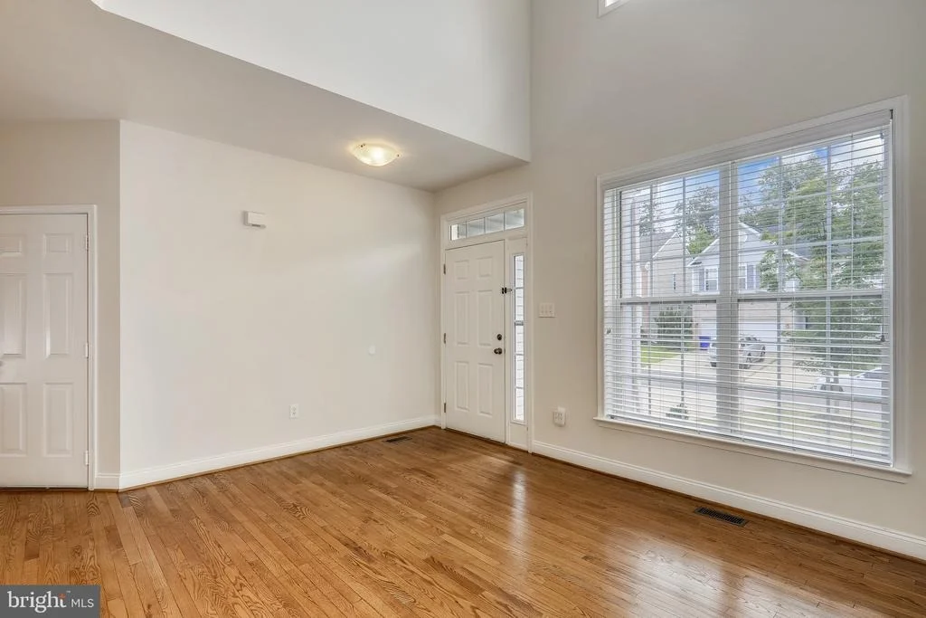 Photo of 9610 MASON LANE