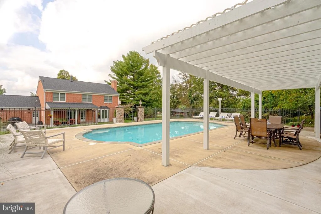 Photo of 4029 CRESCENT ROAD
