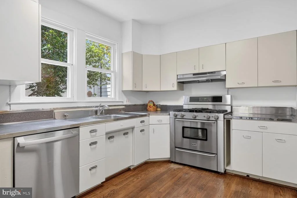 Photo of 4425 P STREET NW