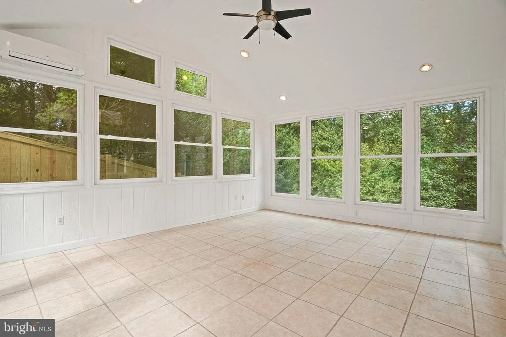 Photo of 10320 GLEN ROAD