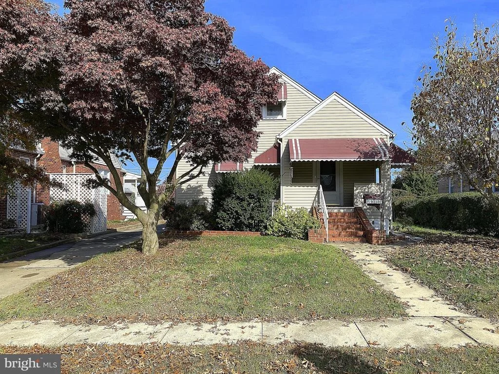 Photo of 1955 WALNUT AVENUE