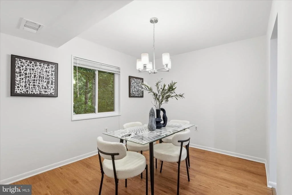 Photo of Unit 21B at 1540 NORTHGATE SQUARE