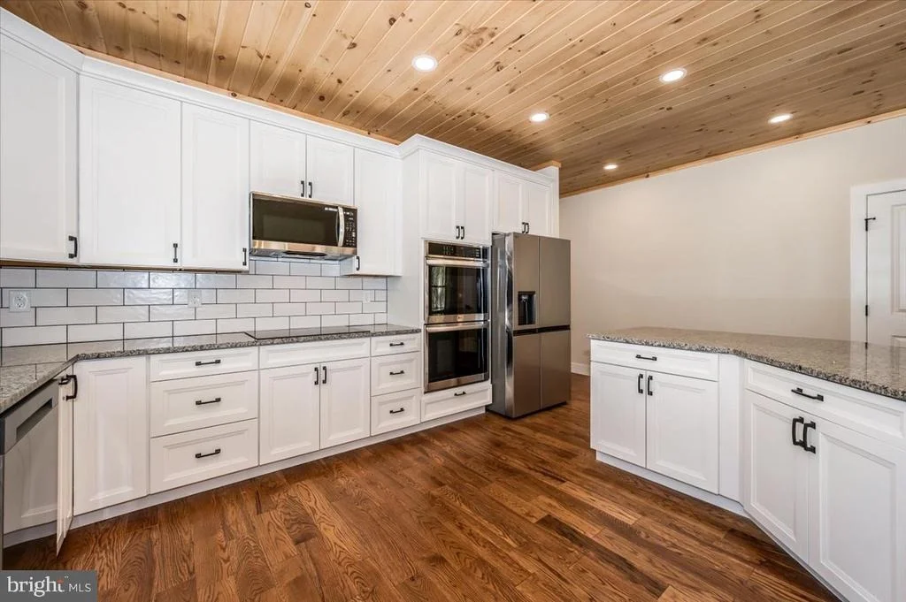 Photo of 460 SHADE TREE LANE