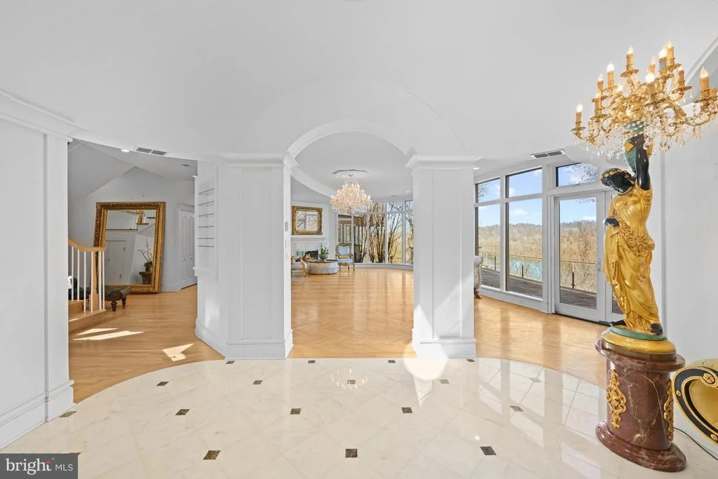 Photo of 1159 CREST LANE
