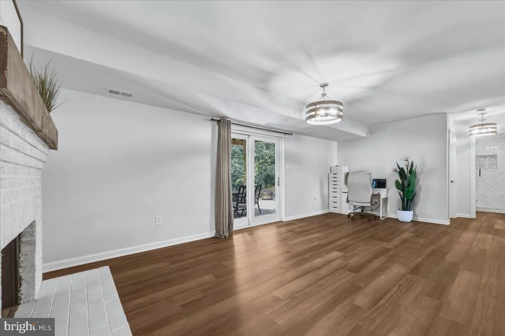 Photo of 24713 CUTSAIL DRIVE