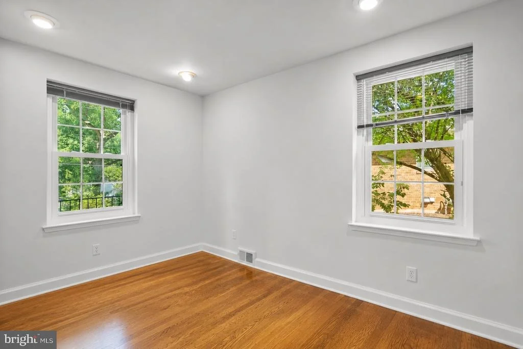 Photo of 8911 BRADFORD ROAD