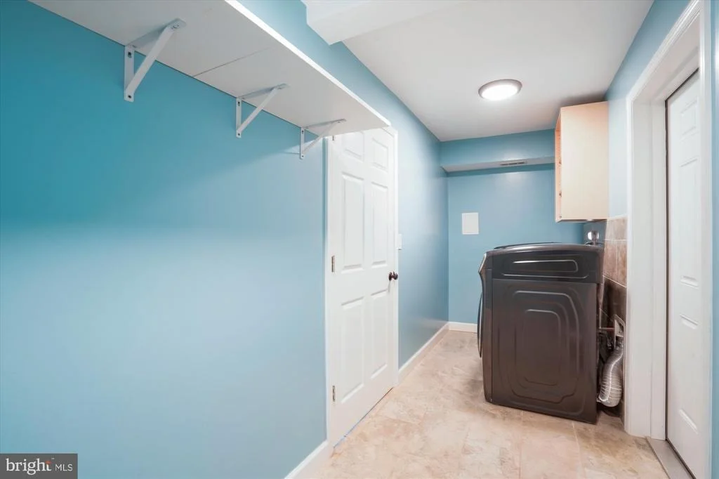 Photo of 5514 INVERCHAPEL ROAD