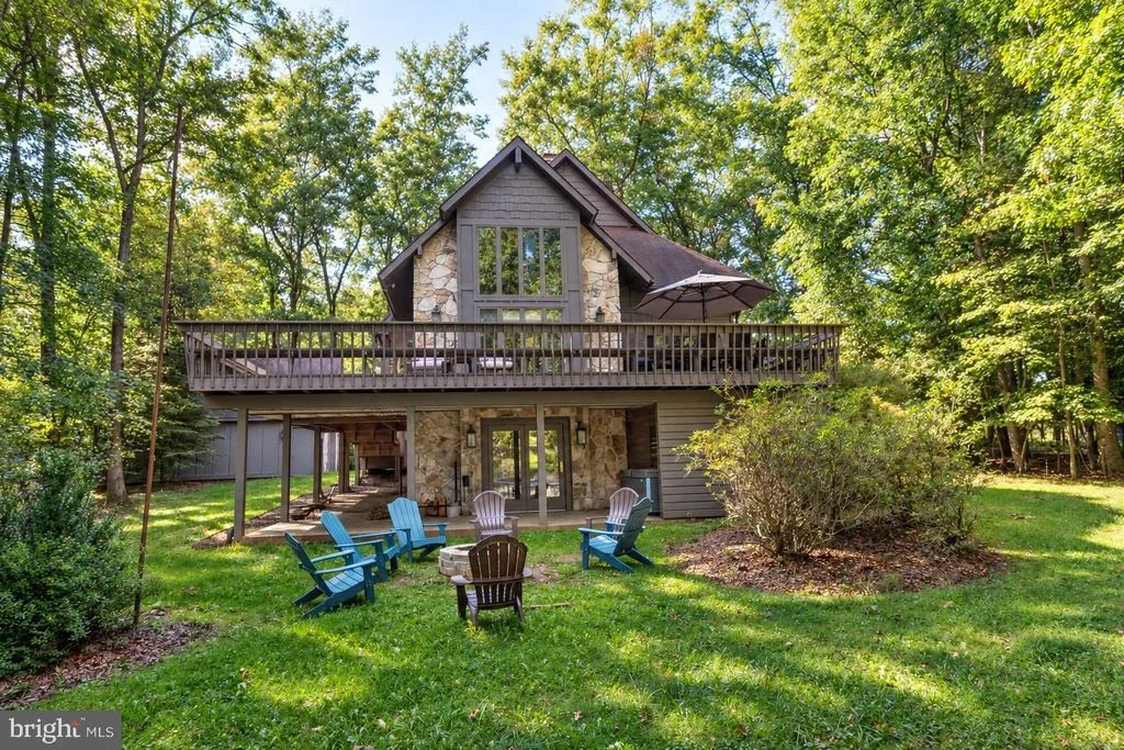 Photo of 925 PINE TREE POINT ROAD