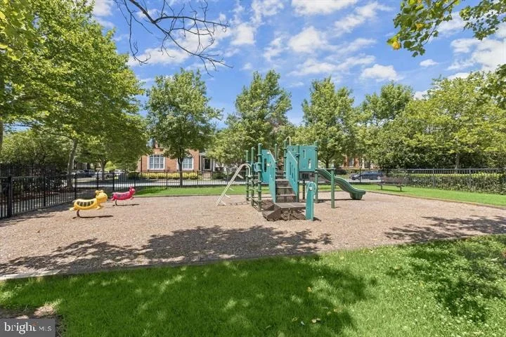 Photo of 729 CRISFIELD WAY