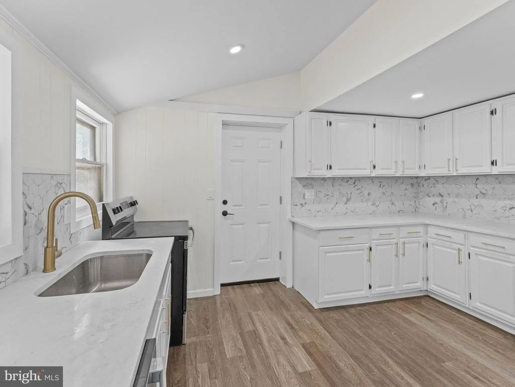 Photo of 215 ERIAL ROAD