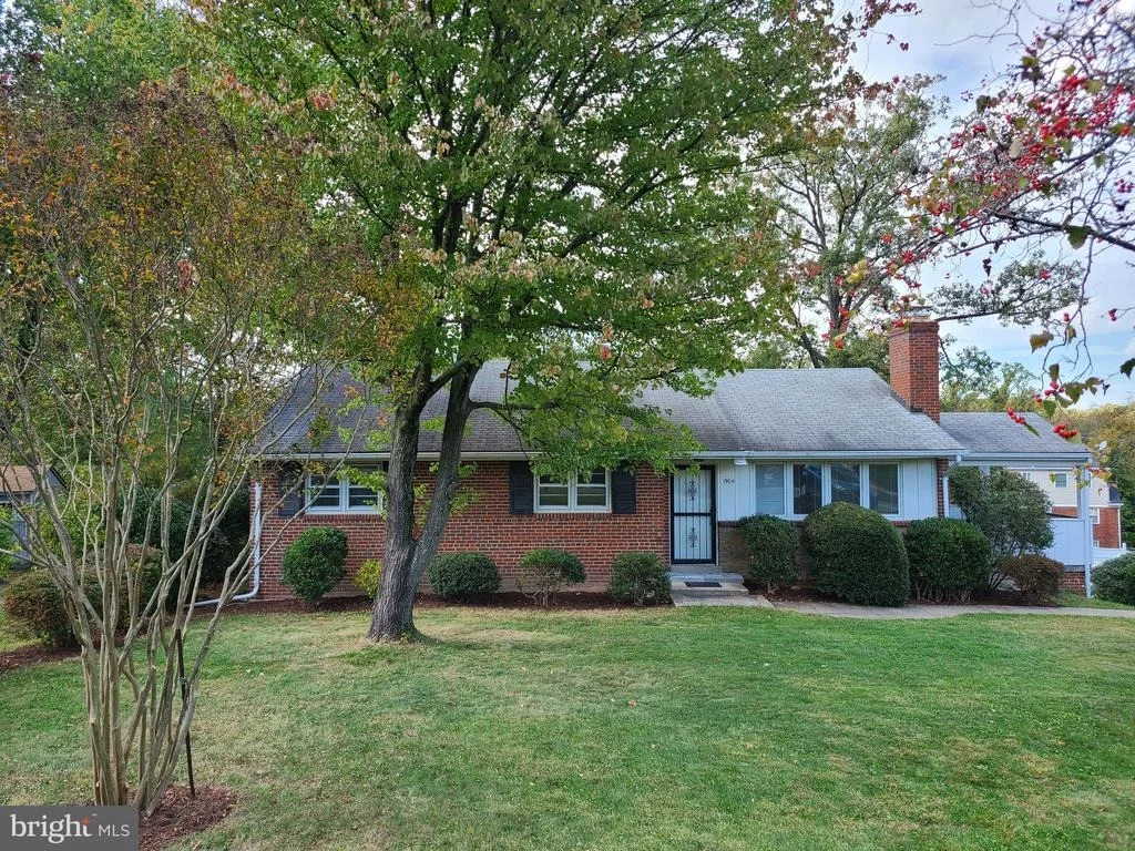 Photo of 1904 FOREST DALE DRIVE