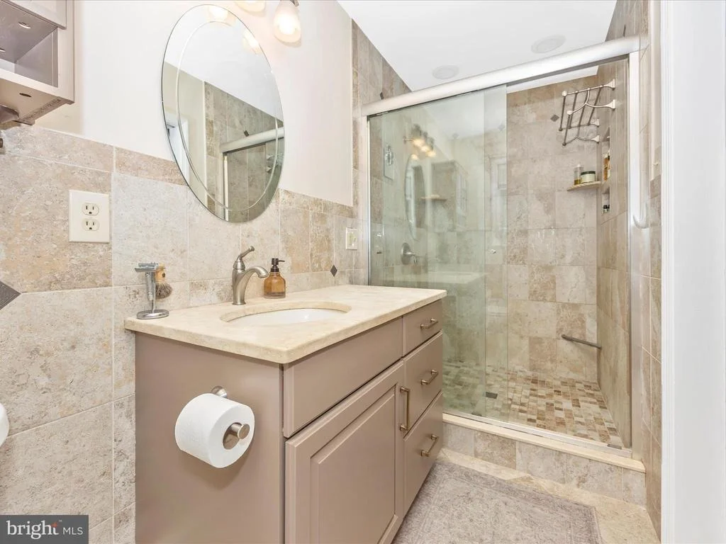 Photo of 201 CRESTVIEW COURT