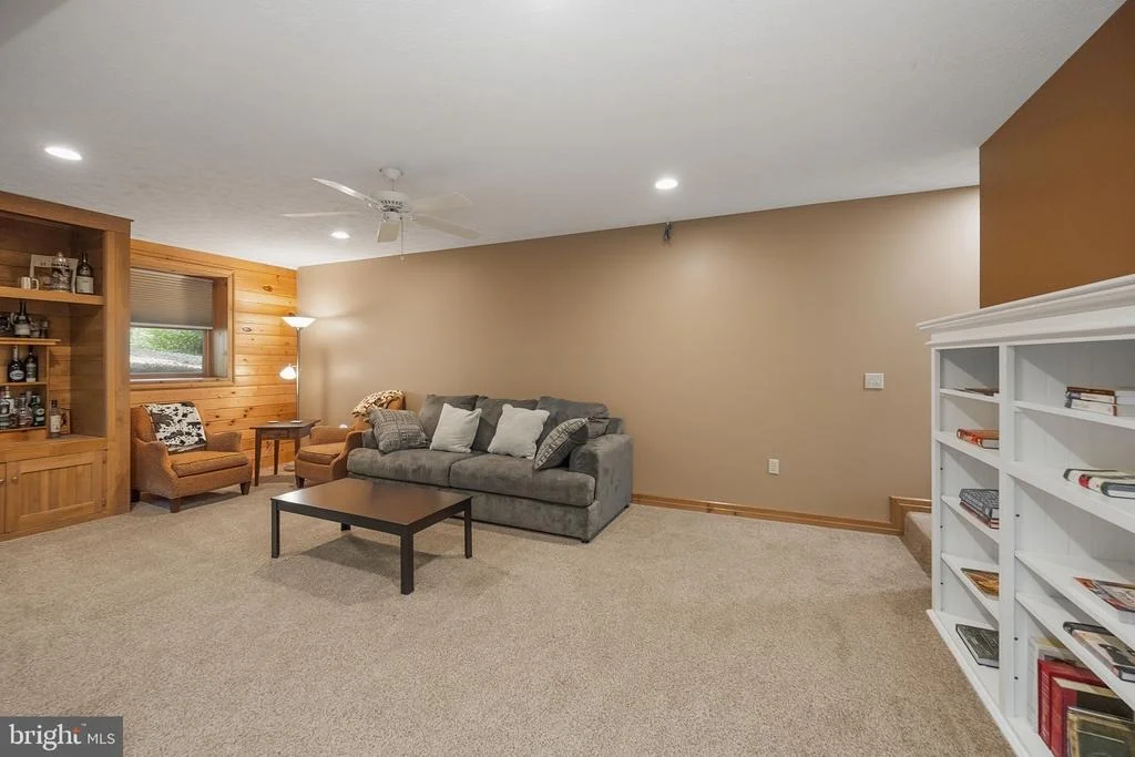 Photo of 607 PIN OAK CIRCLE