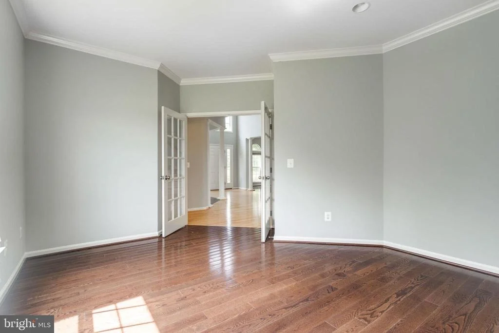 Photo of 6961 TANGLEWOOD DRIVE