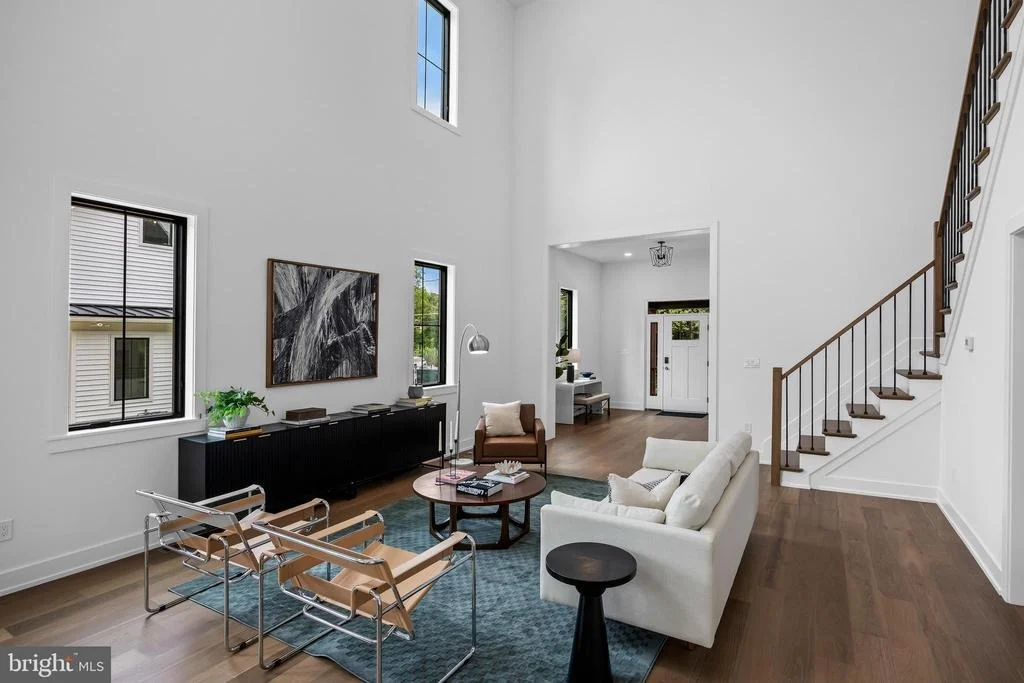 Photo of 8 CHAPEL AVE