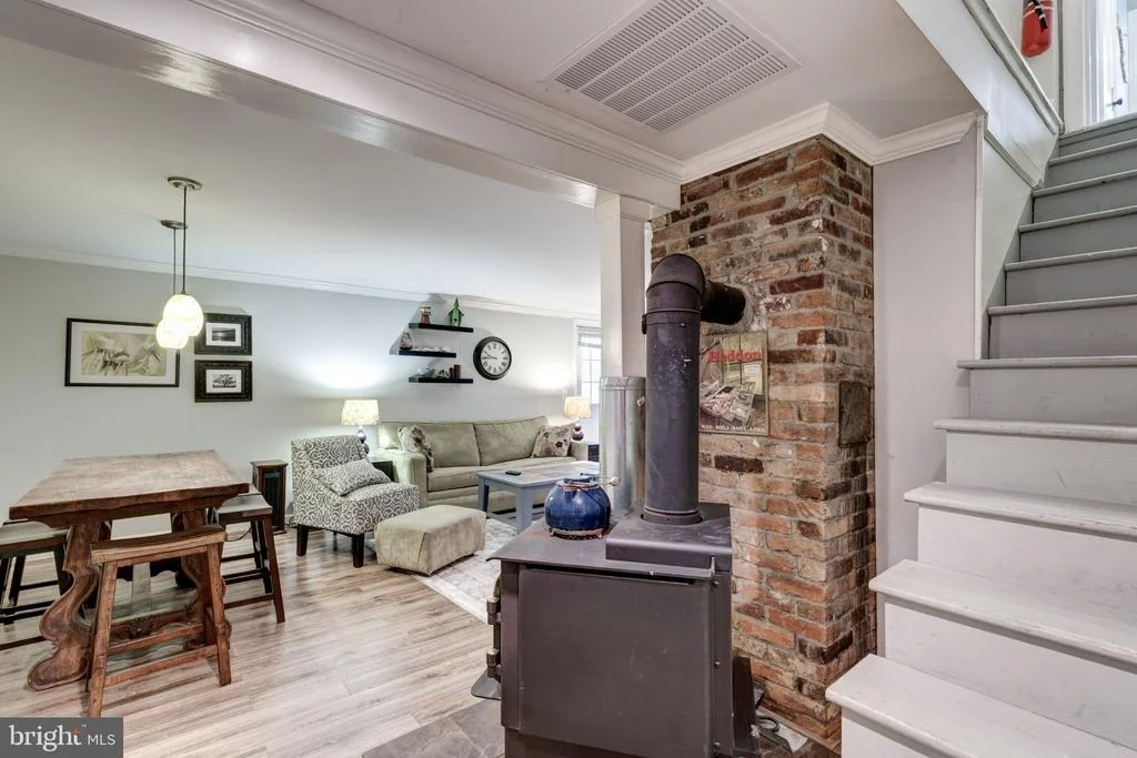 Photo of 701 LONGVIEW AVENUE