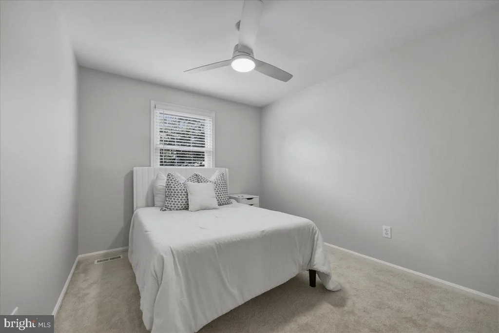 Photo of 24713 CUTSAIL DRIVE