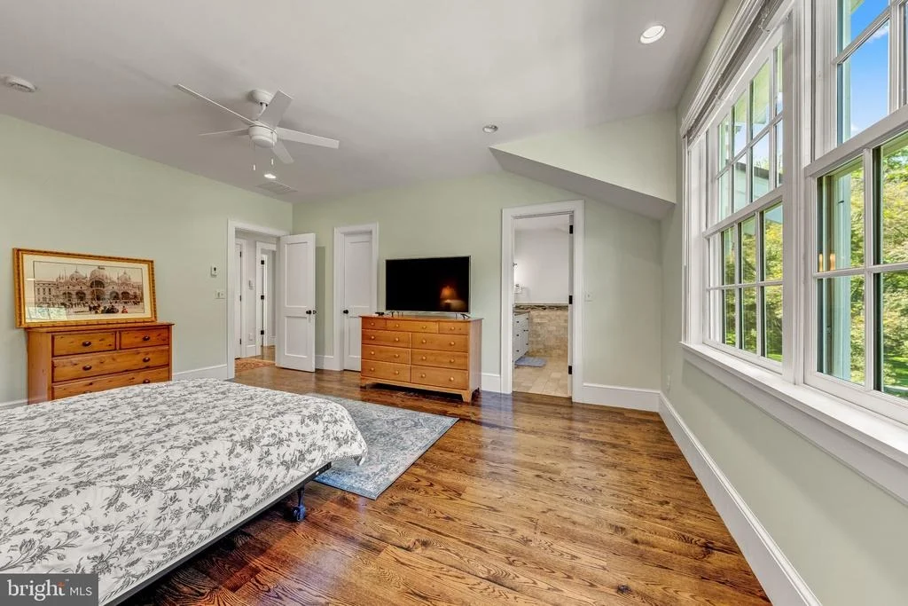 Photo of 8133 GEORGETOWN PIKE