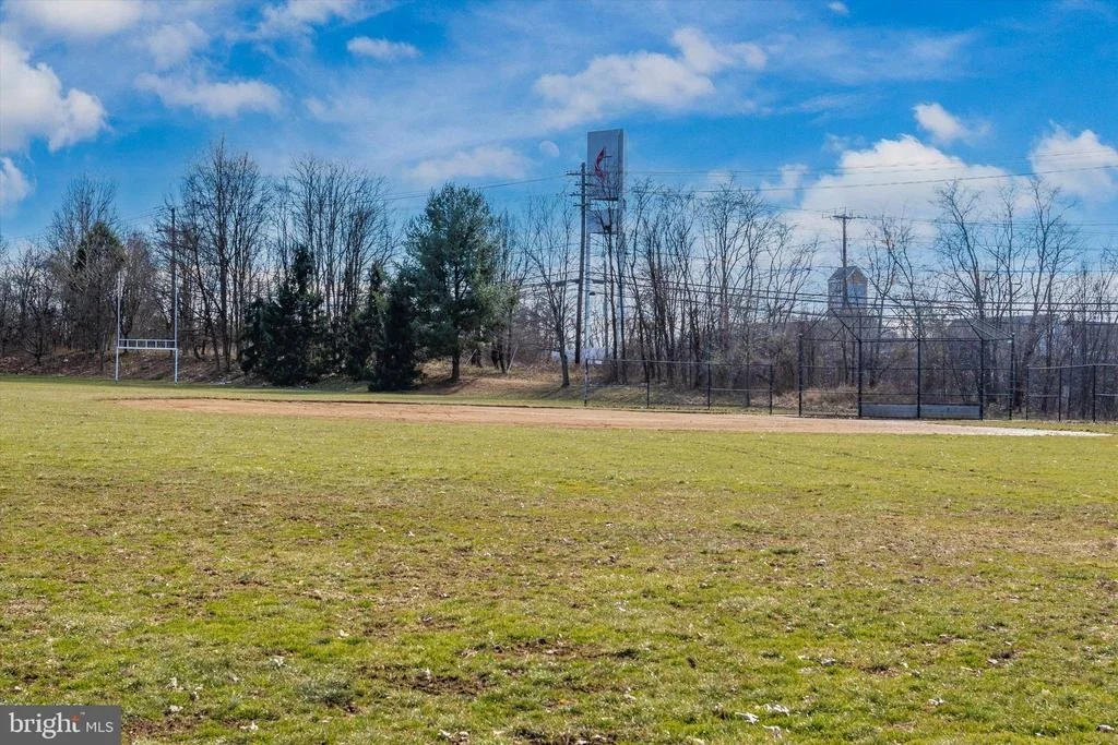 Photo of 12207 EMERALD WAY