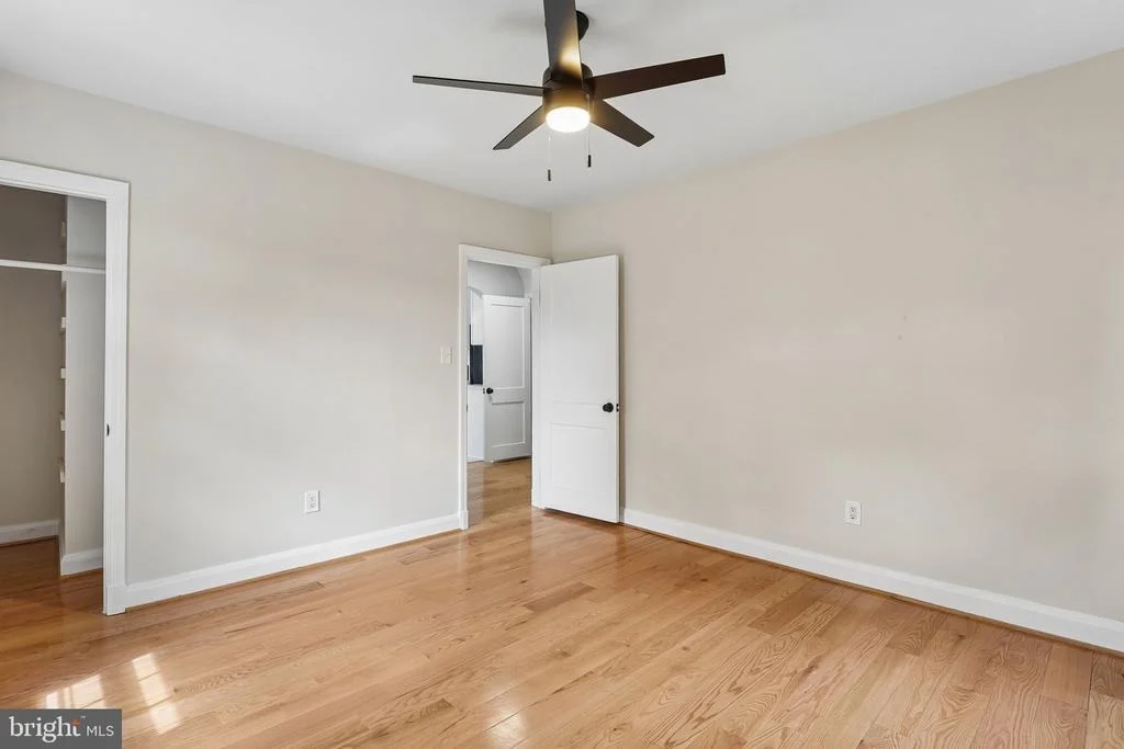 Photo of 527 FOREST VIEW ROAD