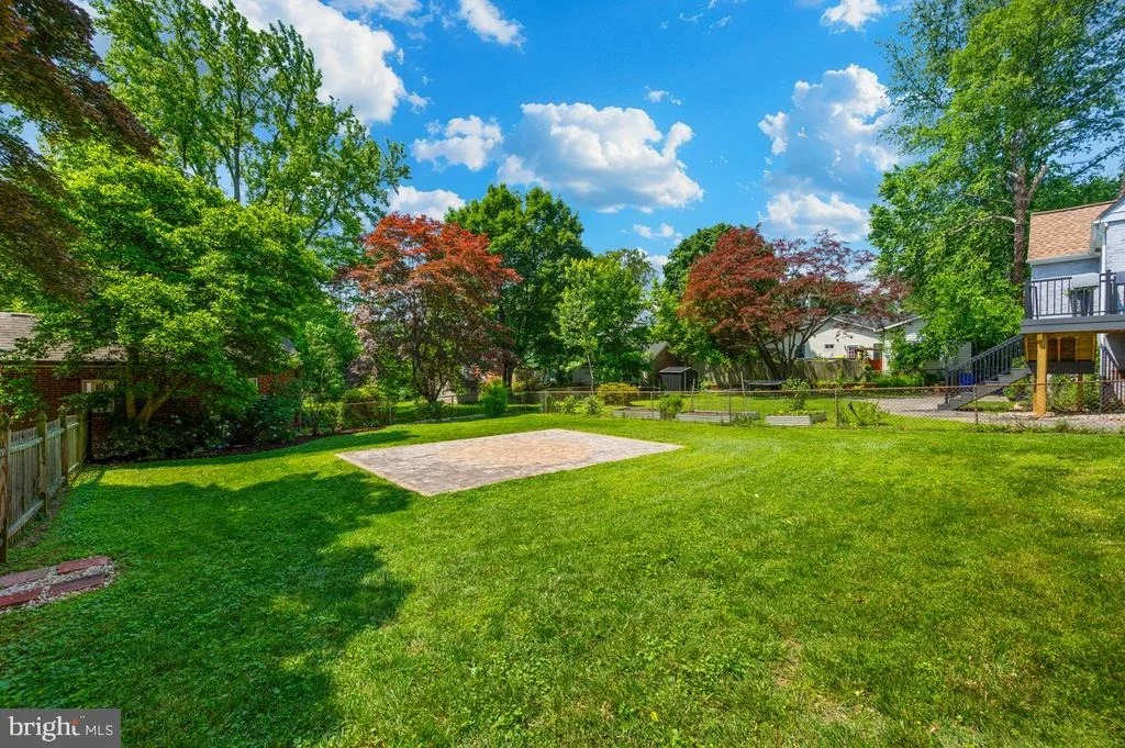 Photo of 6 E HAMILTON AVENUE