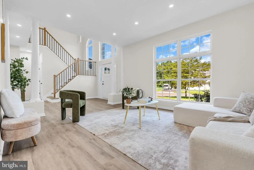 Photo of 1055 HUNTINGDON DRIVE