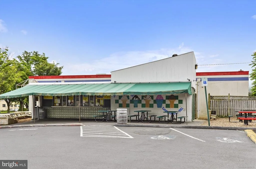 Photo of 24824 SHOWBARN CIRCLE