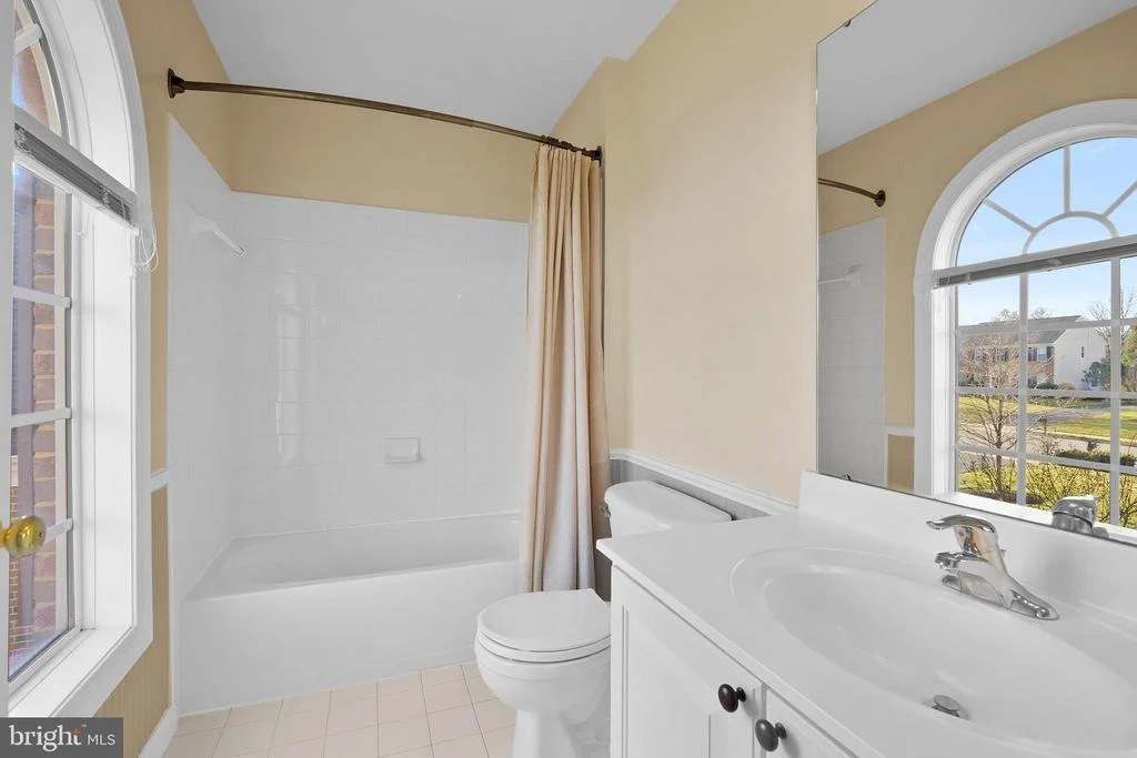 Photo of 42490 LONGACRE