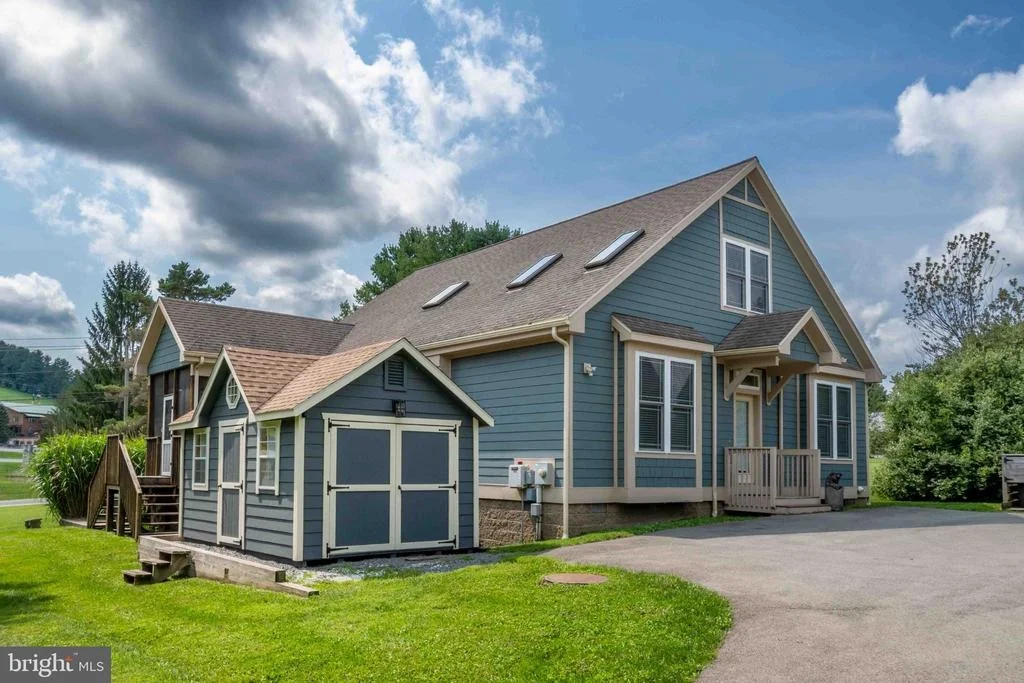 Photo of 296 LAKE POINTE DRIVE