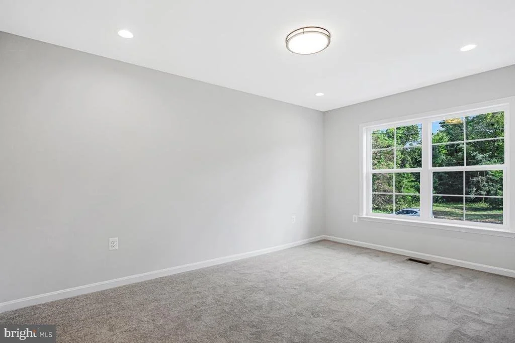 Photo of 10 POPLAR LANE