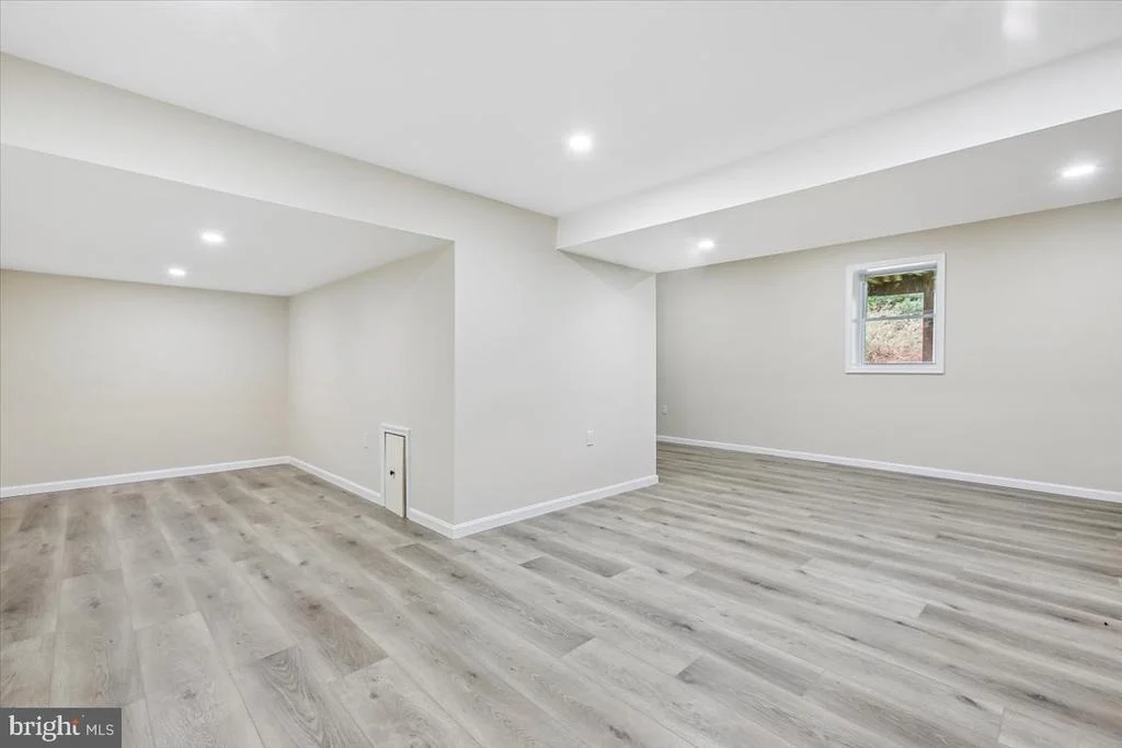 Photo of 1705 CRESTVIEW DRIVE