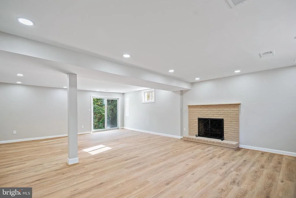 Photo of 823 MALIBU DRIVE