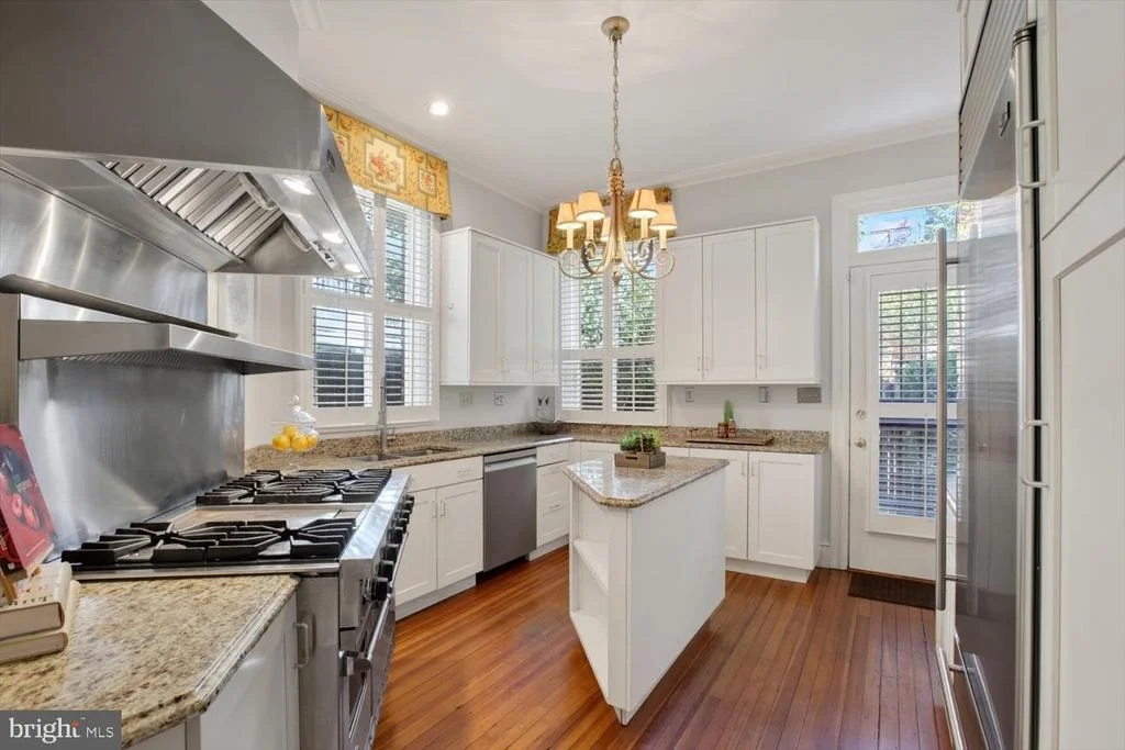 Photo of 304 A STREET SE