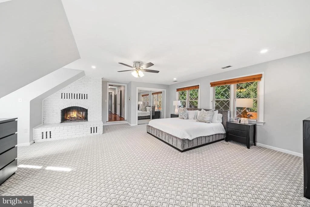 Photo of 15304 WATERGATE ROAD