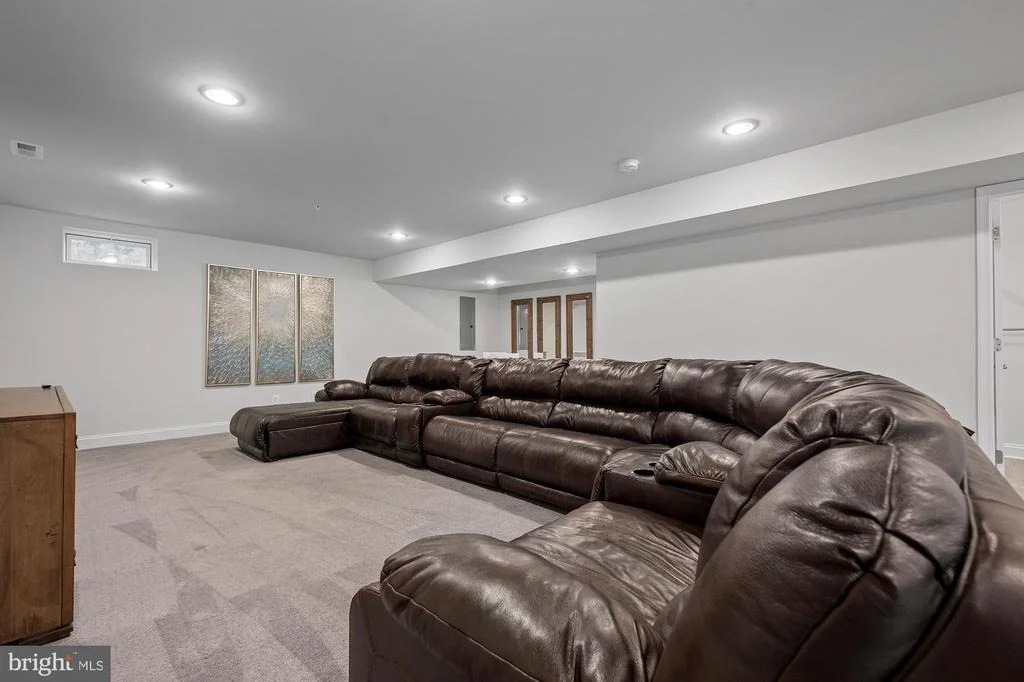Photo of 821 BENTGRASS DRIVE
